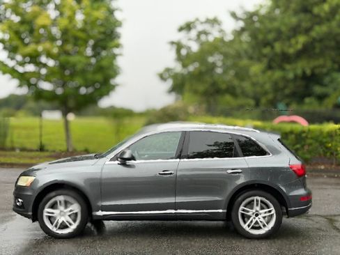 Used 2017 Audi Q5 2.0T Premium AWD/4WD image 2