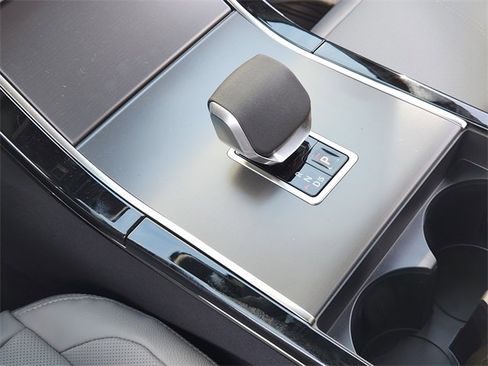 New 2026 Land Rover Range Rover Velar S image 15