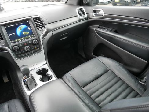 Used 2018 Jeep Grand Cherokee Limited image 11