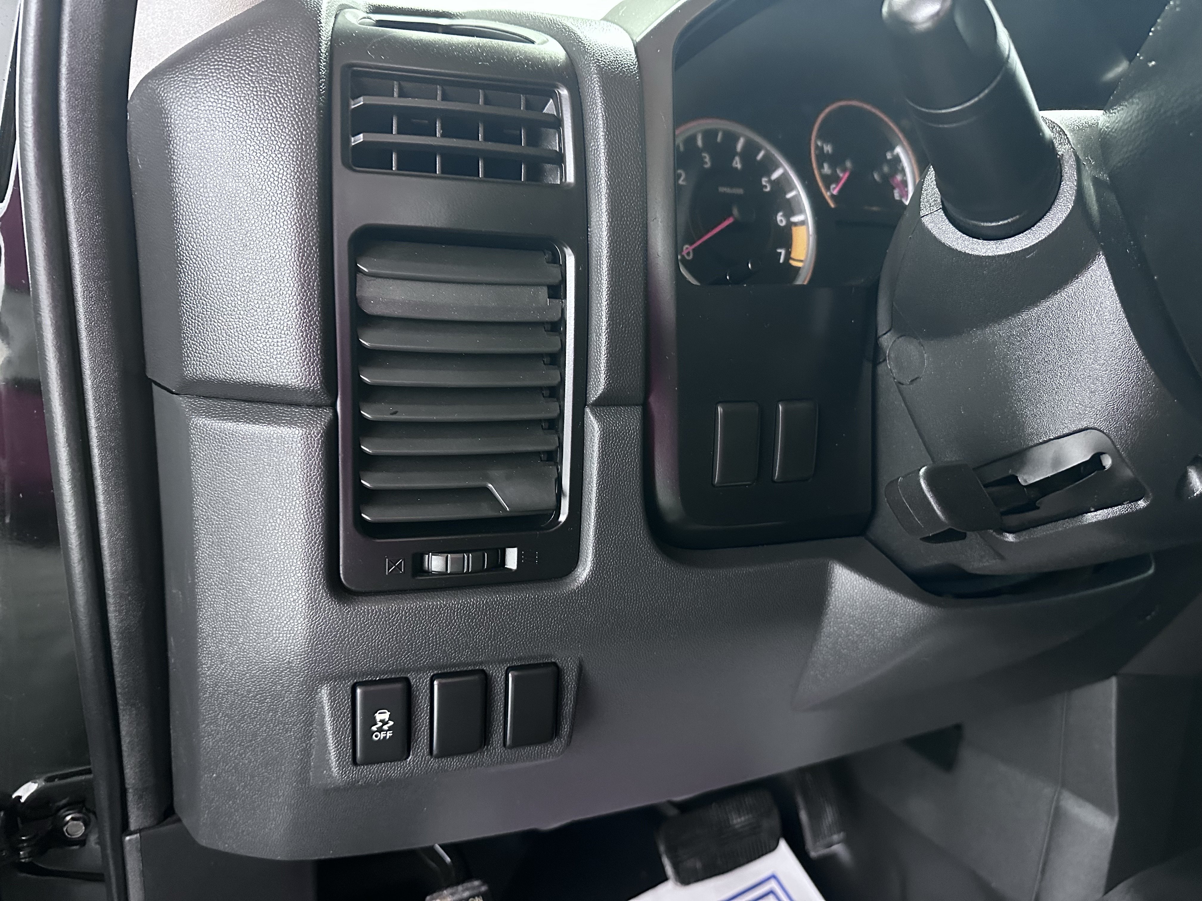 Used 2014 Nissan Titan S w/ S Popular Equipment Package RWD image 30