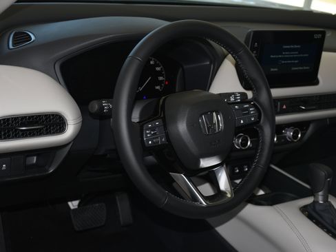 New 2026 Honda HR-V EX-L image 4