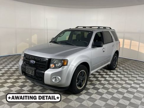 Used 2010 Ford Escape XLT AWD/4WD image 1