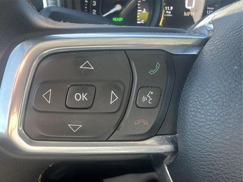 Used 2024 Jeep Wrangler Sahara image 18