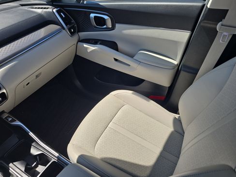 Certified 2022 Kia Sorento S FWD image 15