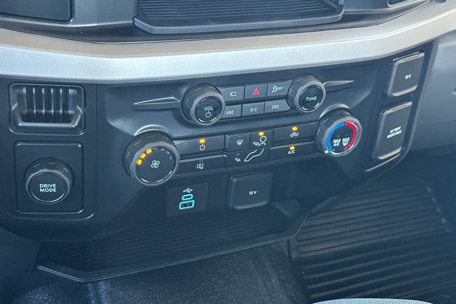 New 2026 Ford F250 XL w/ 360-Degree Camera Package RWD image 19