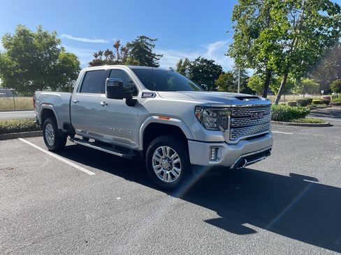 Used 2020 GMC Sierra 3500 Denali w/ Denali Ultimate Package AWD/4WD image 9