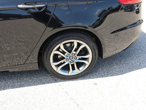 Certified 2020 Ford Fusion SEL FWD image 4