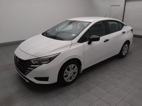 Used 2025 Nissan Versa S w/ Trunk Package FWD image 2