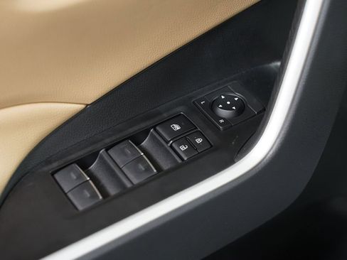 Used 2024 Toyota RAV4 XLE Premium image 31