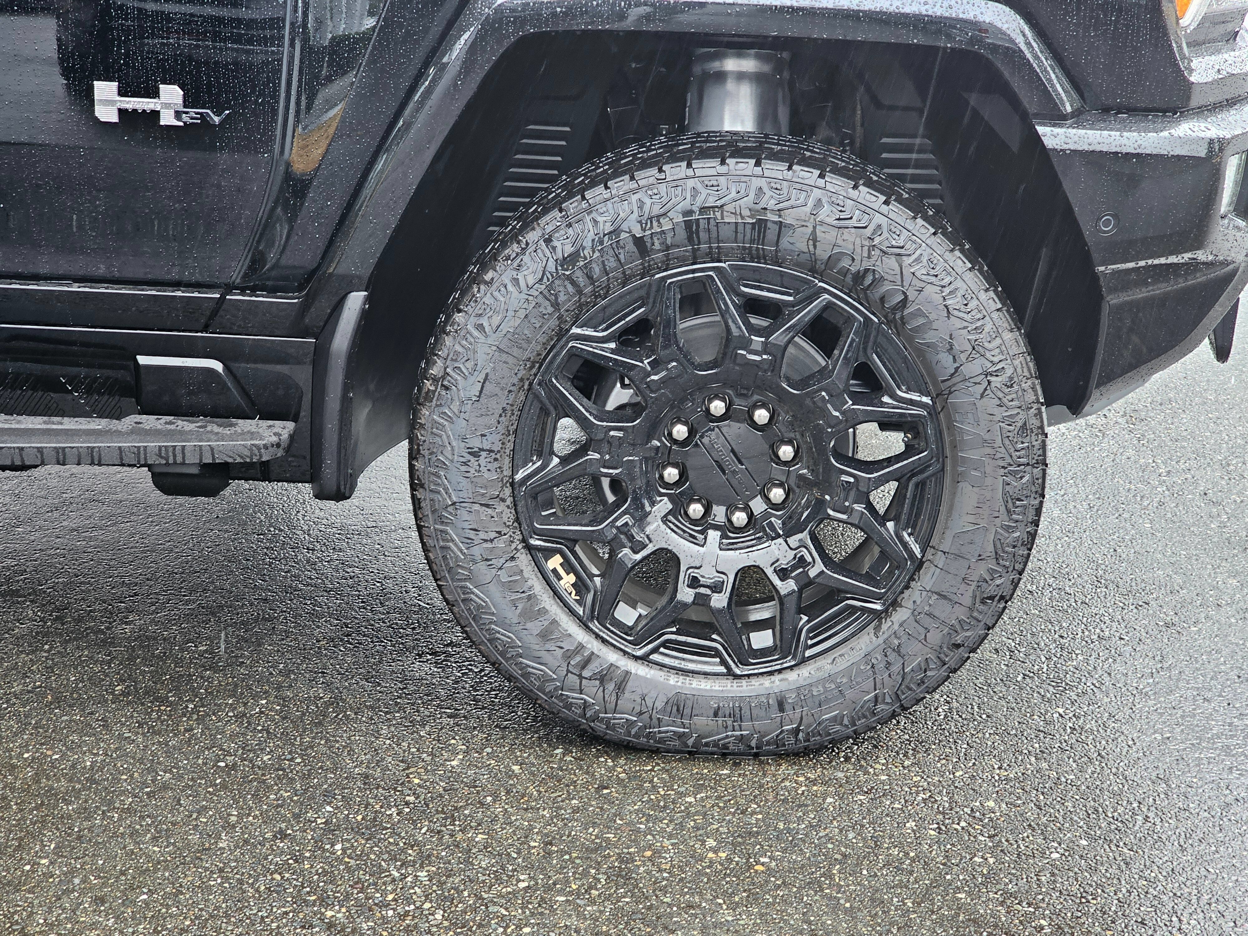 New 2024 GMC Hummer EV 2X AWD/4WD image 9