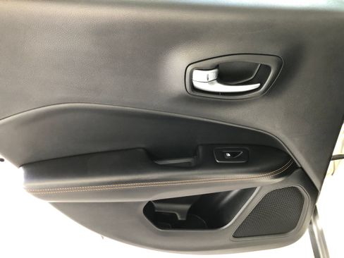 Used 2019 Jeep Compass Limited AWD/4WD image 16