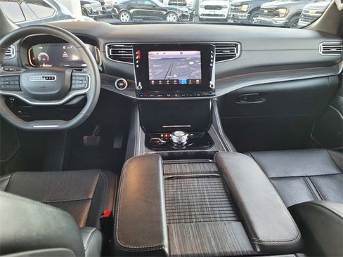 Used 2024 Jeep Wagoneer Series II w/ Flexible Seating Group image 6