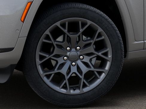 New 2025 Jeep Grand Cherokee L Summit w/ Obsidian Package image 28