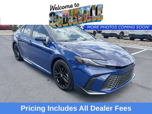 Used 2025 Toyota Camry SE FWD image 1