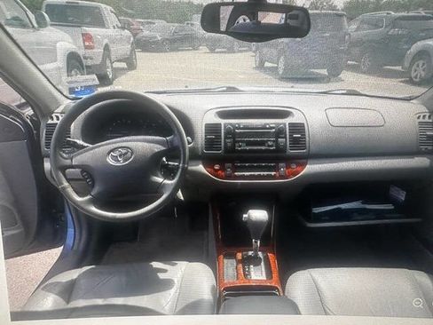 Used 2002 Toyota Camry XLE FWD image 6