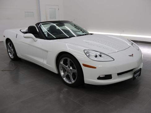 Used 2007 Chevrolet Corvette Convertible w/ Preferred Equipment Group RWD image 52