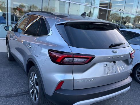 Used 2023 Ford Escape Platinum image 5