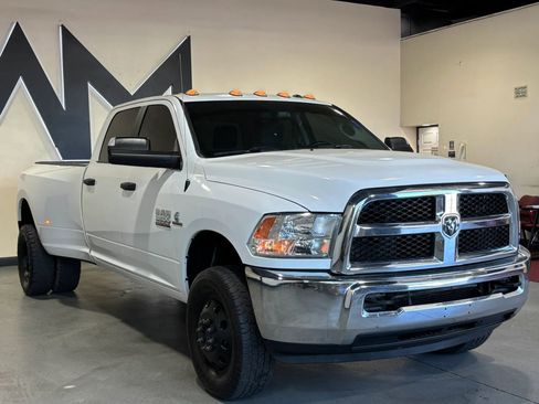 Used 2018 RAM 3500 SLT w/ Luxury Group AWD/4WD image 2