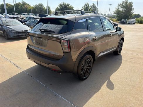 Used 2026 Nissan Kicks SR w/ SR Premium Package AWD/4WD image 5