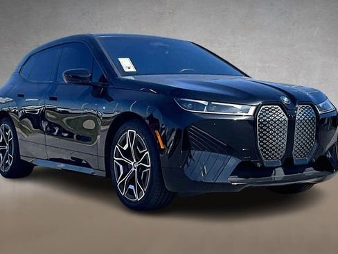 Used 2023 BMW iX M60 w/ Executive Package image 9