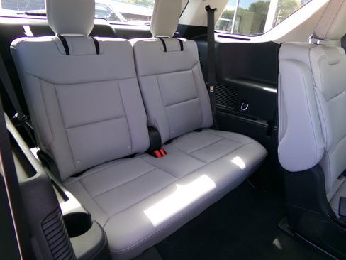 New 2025 Ford Explorer Active w/ Active Comfort Package image 38