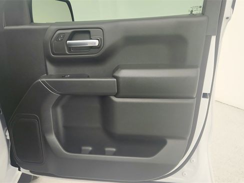 Certified 2026 Chevrolet Silverado 1500 Custom image 32