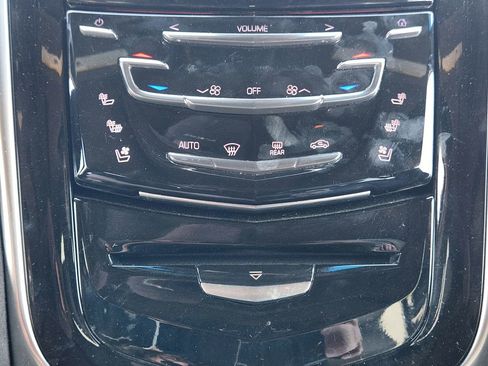 Used 2019 Cadillac Escalade ESV Platinum RWD image 21