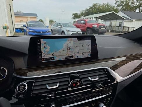 Used 2019 BMW 540i w/ Premium Package image 5