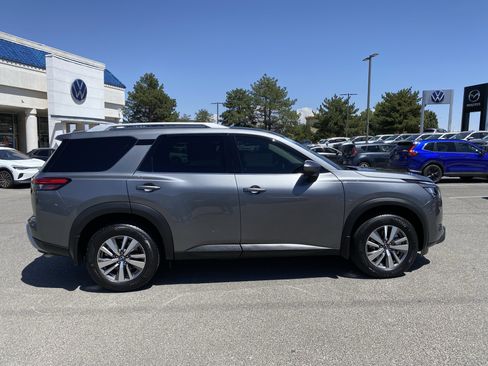 Used 2025 Nissan Pathfinder SL w/ Cargo Package AWD/4WD image 58