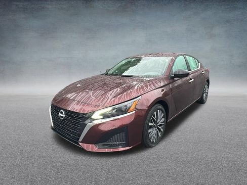Used 2025 Nissan Altima 2.5 SV FWD image 5