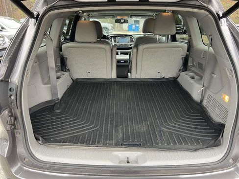 Used 2015 Toyota Highlander XLE image 9