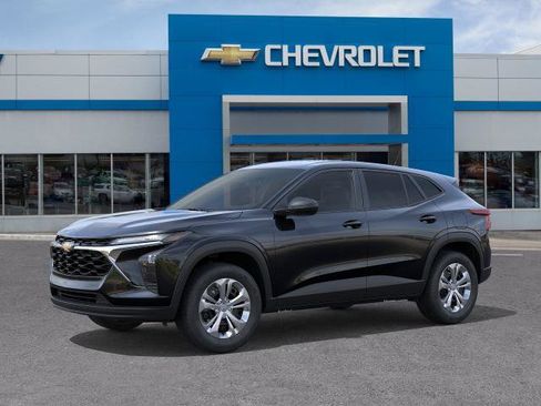 New 2026 Chevrolet Trax LS FWD image 2