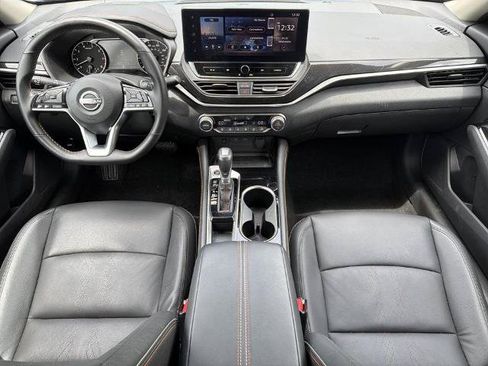 Certified 2025 Nissan Altima 2.5 SR w/ SR Premium Package FWD image 2