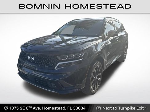 Used 2023 Kia Sorento SX AWD/4WD image 1