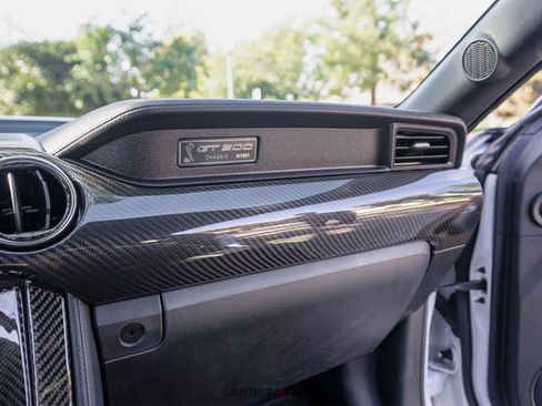 Used 2022 Ford Mustang Shelby GT500 w/ Carbon Fiber Track Pack image 36