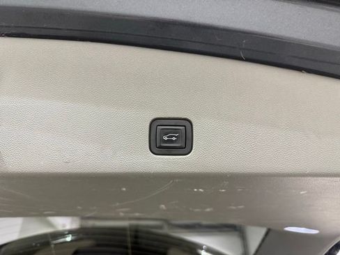 Used 2023 Cadillac XT6 Premium Luxury AWD/4WD image 8