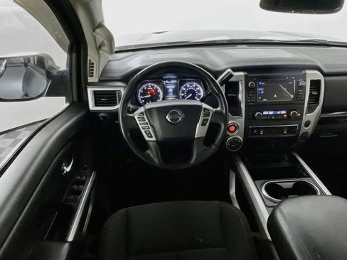Used 2018 Nissan Titan SV w/ SV Convenience Package AWD/4WD image 22