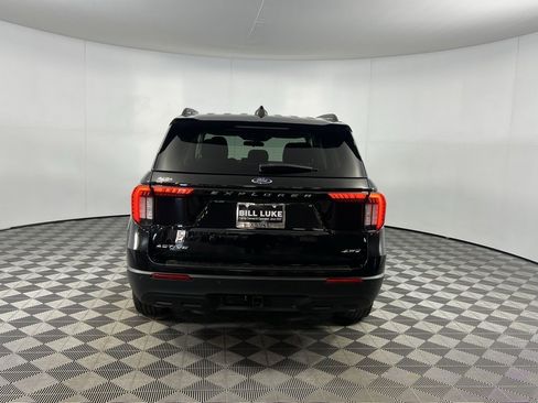 Used 2025 Ford Explorer Active image 9