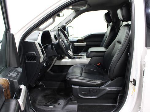 Used 2019 Ford F150 Lariat AWD/4WD image 3