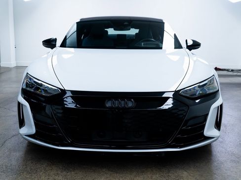 Used 2022 Audi e-tron GT Prestige w/ Prestige Package image 2