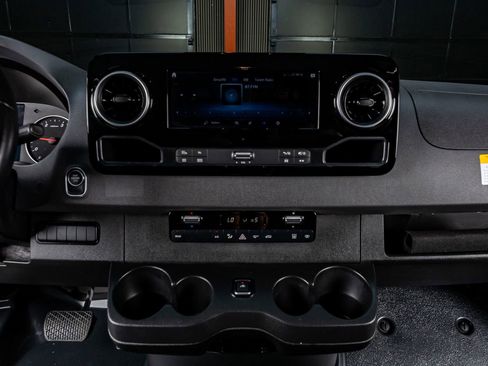 Used 2024 Mercedes-Benz Sprinter 3500 image 22