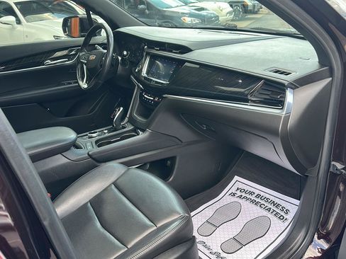Used 2020 Cadillac XT6 Premium Luxury FWD image 12