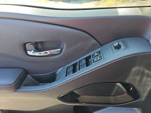 Used 2023 Nissan Frontier SV w/ Midnight Edition Package image 31