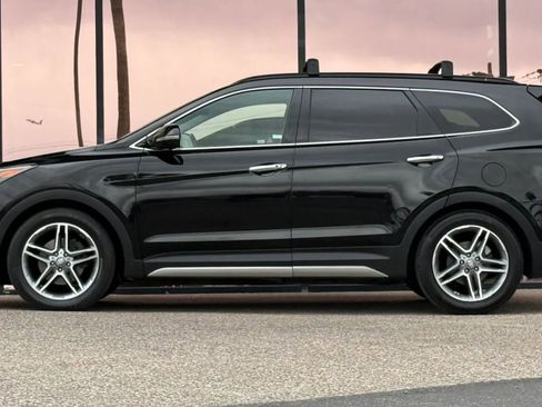 Used 2018 Hyundai Santa Fe Limited FWD image 5