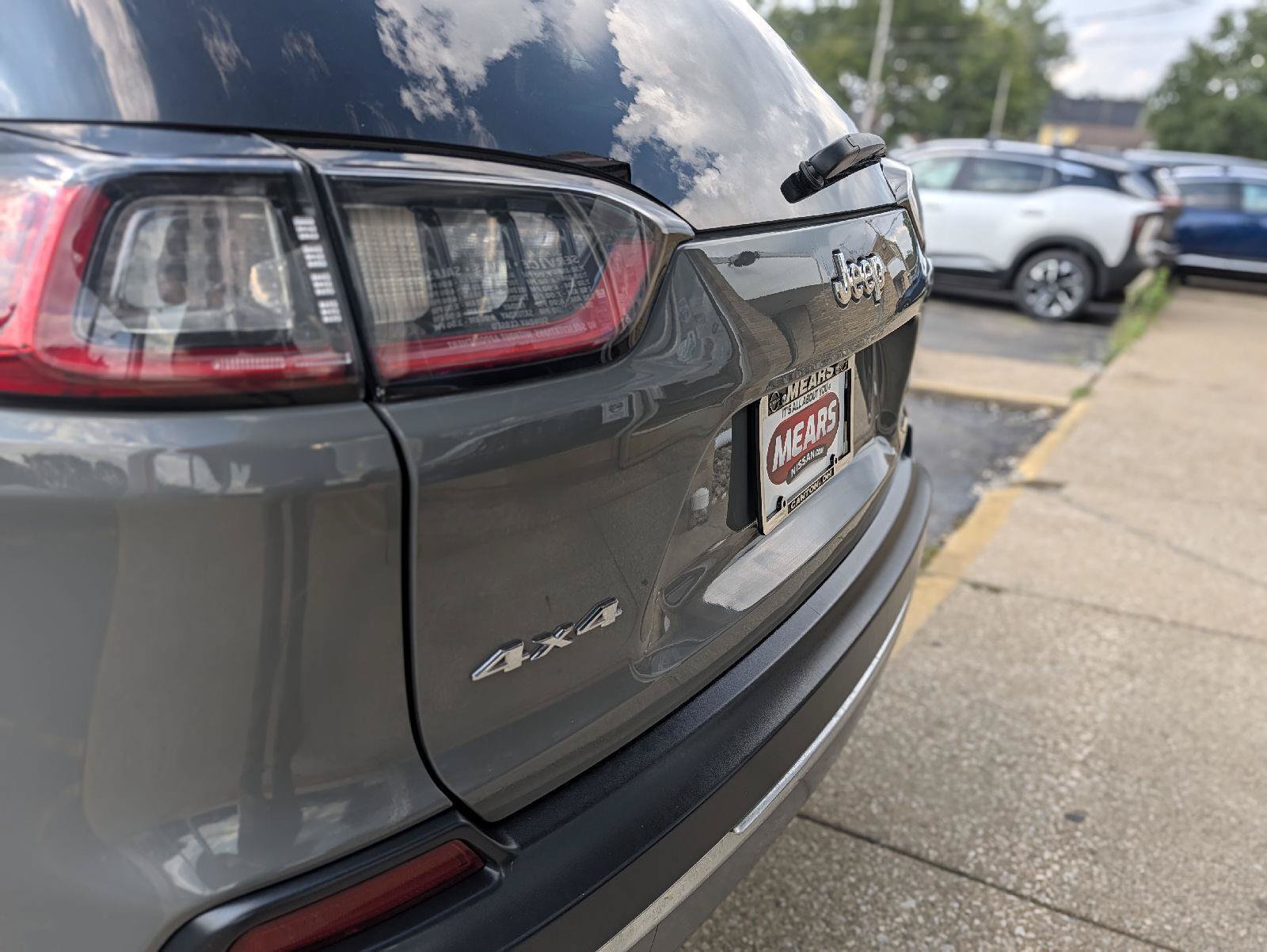 Used 2022 Jeep Cherokee Limited AWD/4WD image 14