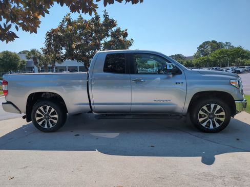 Used 2021 Toyota Tundra Limited w/ Limited Premium Package AWD/4WD image 11