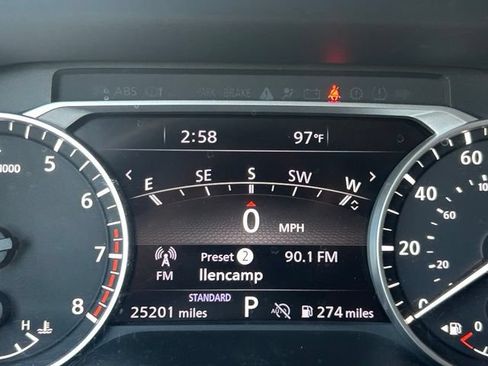Used 2024 Nissan Pathfinder SL FWD image 7