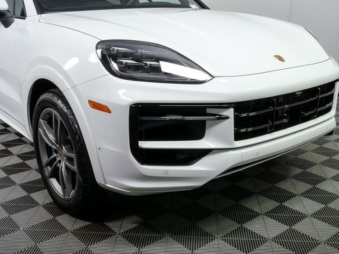 New 2026 Porsche Cayenne AWD image 38