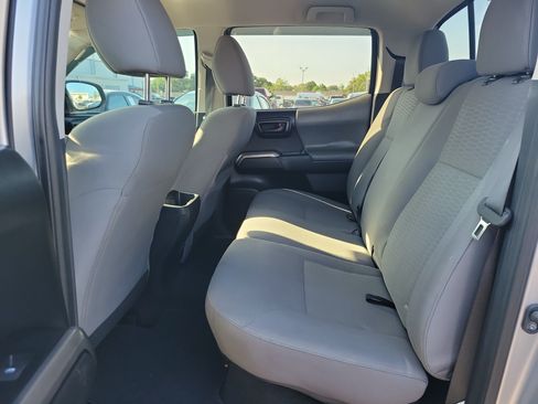 Used 2018 Toyota Tacoma SR5 RWD image 13
