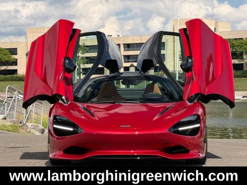 Used 2025 McLaren 750S RWD image 9